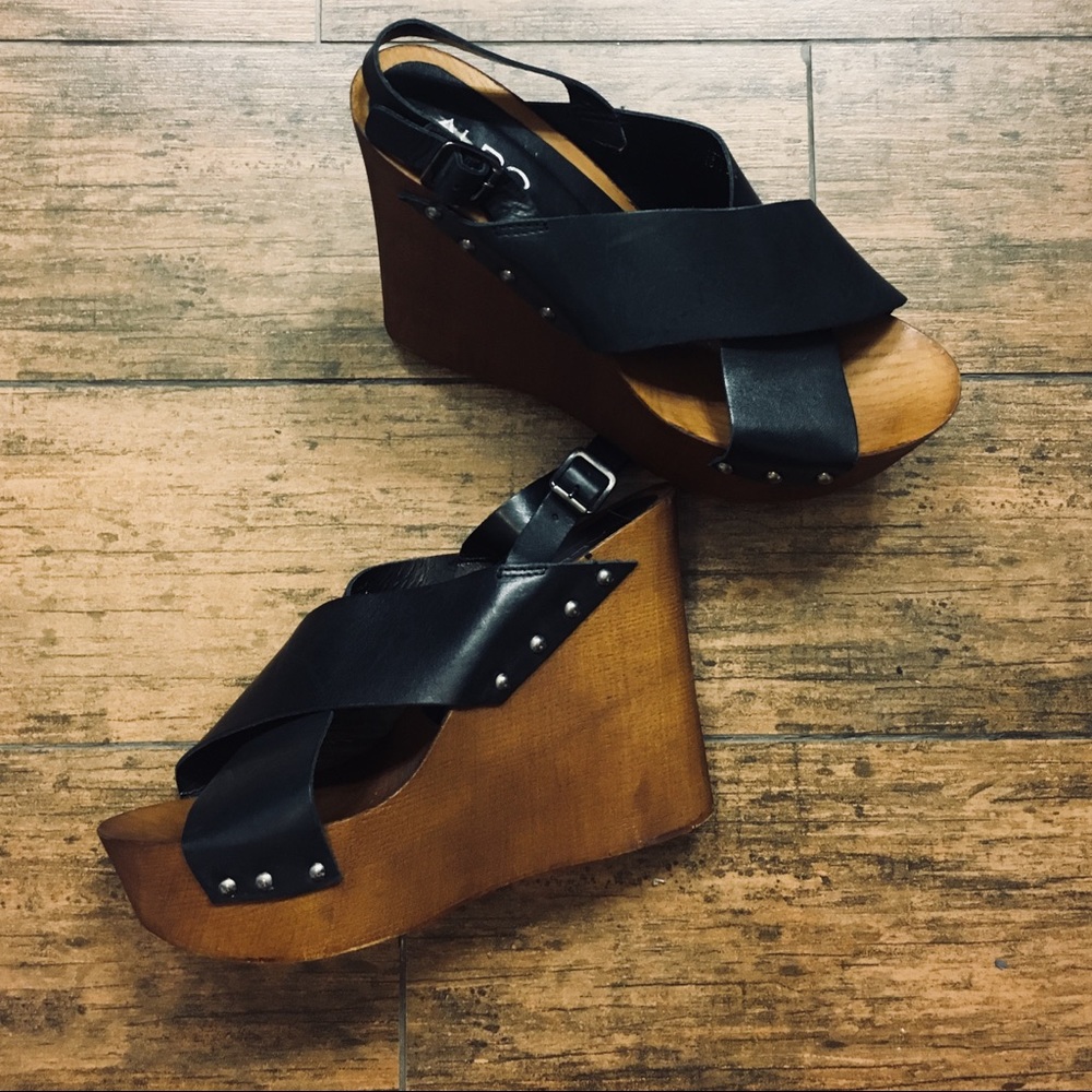 Aldo Black Wedges sz 10
